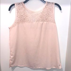 Cute classy pink top!